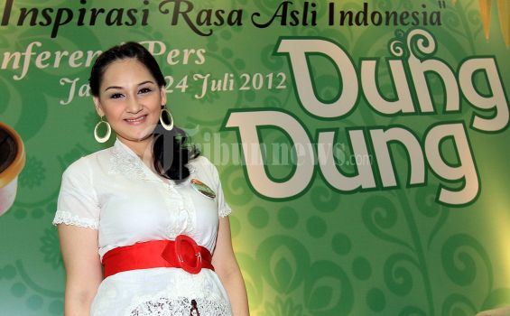 Menu Variatif Spesial Puasa Ala Mona Ratuliu