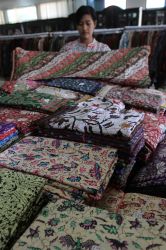 Hari Ini Masyarakat Disarankan Pakai Batik