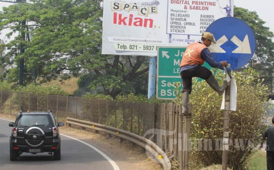 Lebaran Hari Kedua, Sejumlah Ruas Jalan Tol Macet Parah