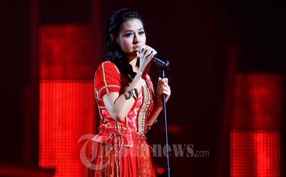 Penyanyi Ini Gemetaran Tampil di Depan Ariel, Kenapa ya?
