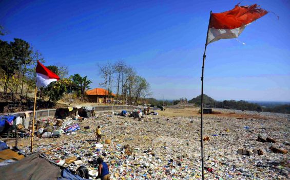 Tiga Kebijakan Penyebab Kemiskinan di Indonesia