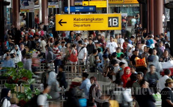 Ribuan Pemudik Padati Bandara Soekarno-Hatta
