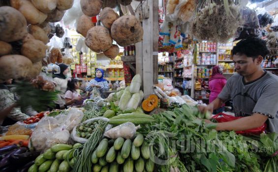 Protes Relokasi Pedagang Sayur Demo di Palu