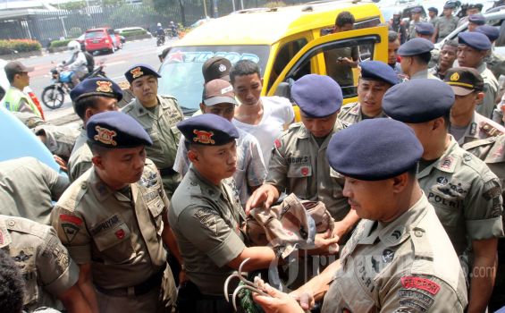 Puluhan Brimob Perketat Obyek Vital Bojonegoro