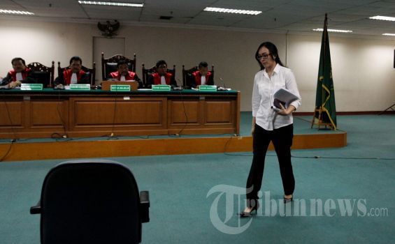 Ruhut: Angie Berlindung di Balik Undang-Undang