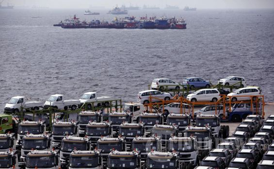 Penjualan Mobil Tahun Depan Diproyeksikan Naik Jadi 900.000 Unit
