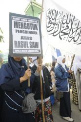 FPI Tuntut Pembuat Film “Innocence of Muslims” Dihukum Mati