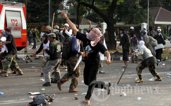 Empat Pelaku Pelempar Batu ke Petugas Diamankan