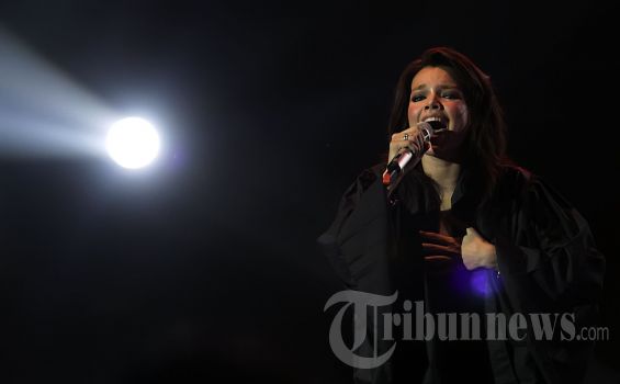 Dua Kali Menjanda, Dewi Sandra Seperti Masih Remaja