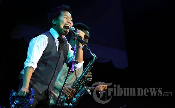 Ade Sechan Hanya Ingin Cerai Dari Sandhy Sondoro