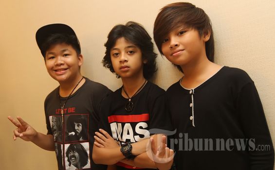 Bagi Coboy Junior Setiap Jumat Itu Hari Batik