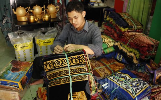 Ini Cara Mencuci Sajadah Agar Terhindar Dari Debu
