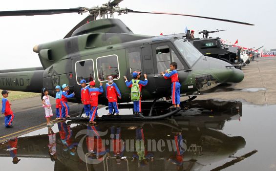 OPM Tembaki Helikopter Pengevakuasi Tujuh Jenazah TNI