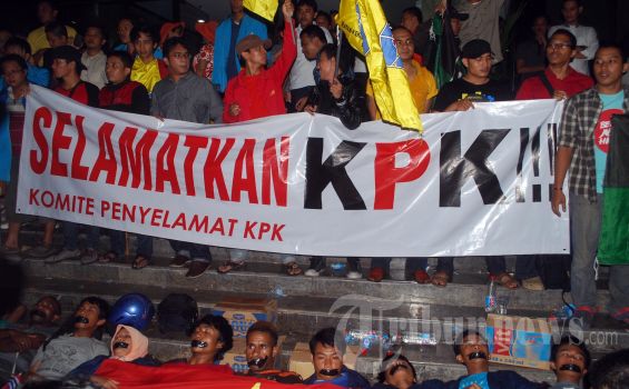 Julian: Presiden Belum Perlu Turun Tangan