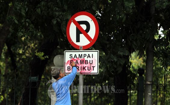 Dishub Medan Belum Bisa Tindak Kendaraan yang Parkir di Depan Stasiun