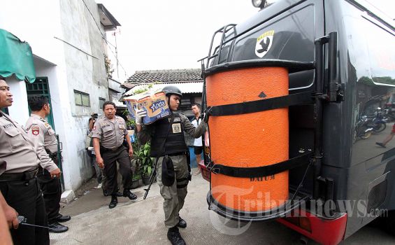 Nenek Nar Pernah Mimpi Kontrakan NT Digerebek Polisi