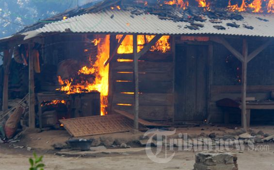Ribuan Warga Agom Masih Mengungsi di Mapolres Lamsel