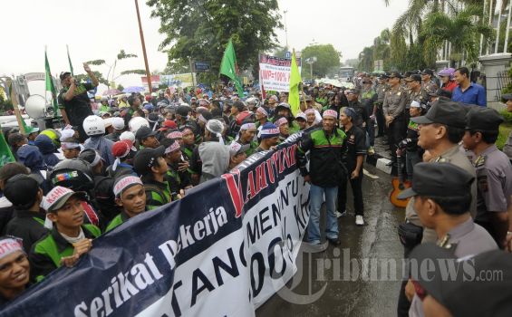 Muhaimin Minta Jokowi, Heryawan, dan Atut Selaraskan UMP