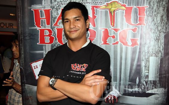 Aktor Malaysia Ini Merasa Biasa Ciuman dengan Tyas Mirasih