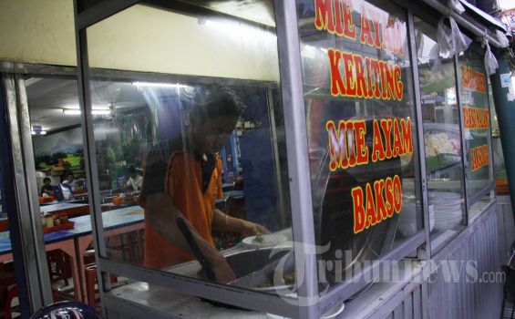 Isu Bakso Babi Pangkas Omzet Hingga 50 Persen