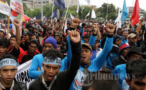 Baru 21 Provinsi Tetapkan UMP Tahun 2013