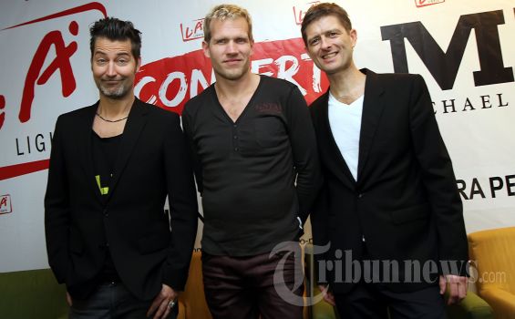 Histeria Sleeping Child di Konser MLTR