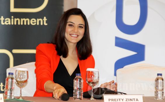 Preity Zinta Antusias Bertemu Penggemar di Indonesia