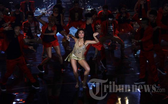 Begini Cara Agnes Monica Tunjukkan Energinya