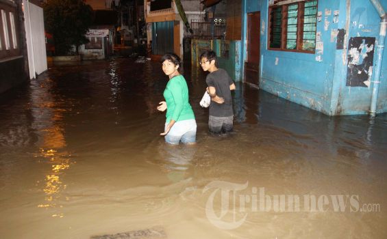 Menkokesra Yakin Pemerintah Mampu Atasi Bencana Banjir
