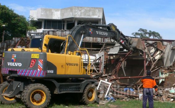 Bangun Parkiran, KAI Daops IX Akan Robohkan 41 Bangunan Usaha