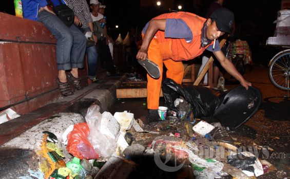 2.100 Petugas Dinas Lingkungan Hidup DKI Siaga Saat Perayaan Natal di Jakarta