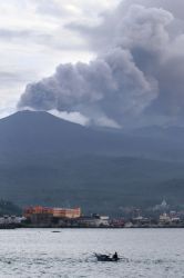 Pagi Tadi Gunung Lokon Meletus Lagi