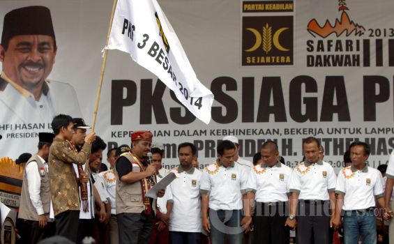 PKS Harus Copot Luthfi untuk Perbaiki Citra Partai