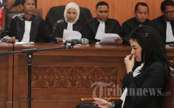 Nikita Mirzani Akui Jambak Beverly, Tidak Menampar