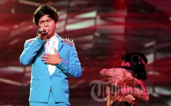 Cakra Khan Galau Sepanggung Bareng Tiga Penyanyi Cantik Ini