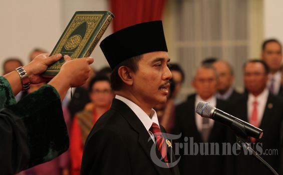 Agung Laksono: Beri Kepercayaan Diri kepada Roy Suryo