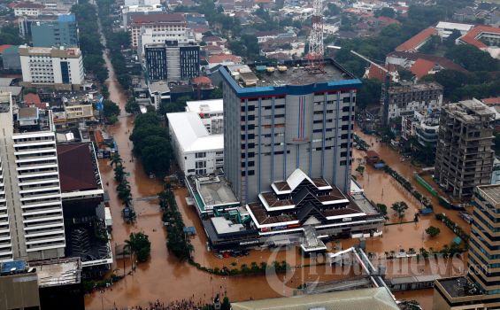 Karena Banjir, JK Tertahan 3 Jam di Sudirman