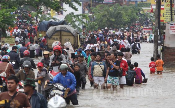 Jakarta Banjir, Penumpang Kereta dari Madiun Ramai-ramai Kembalikan Tiket