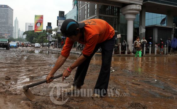 Hindari Korsleting, Polisi Padamkan Lampu Lalu Lintas