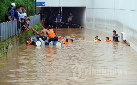2 Hari Terperangkap Banjir, Tangan Tito Bengkak-bengkak