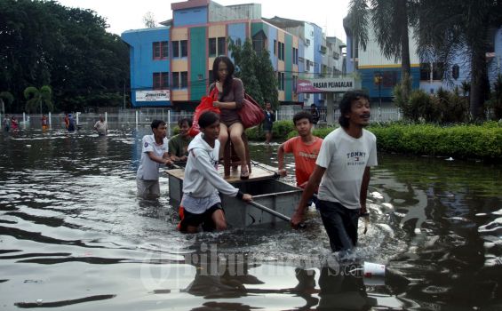 Air Banjir Mulai Surut