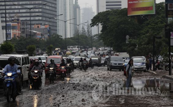 Jalan di Depan Plasa UOB Kini Bergerigi