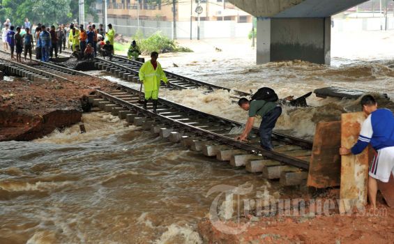 Menko Kesra Perkirakan Kerugian Akibat Banjir Capai Rp1 T