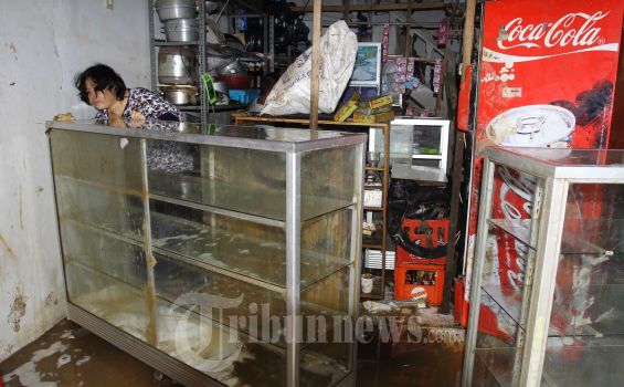 Warga Kampung Pulo Butuhkan Alat Pembersih