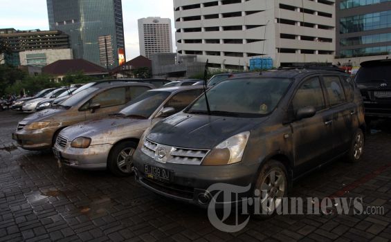 Sudah 66 Mobil Dievakuasi dari Plaza UOB