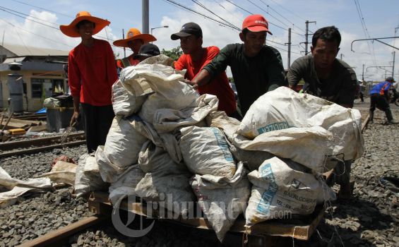 Hujan, KRL Kampung Bandan-Rajawali Ditutup