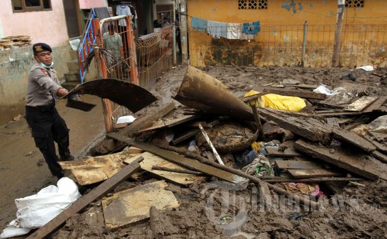 Banjir di Kampung Pulo Belum Juga Surut