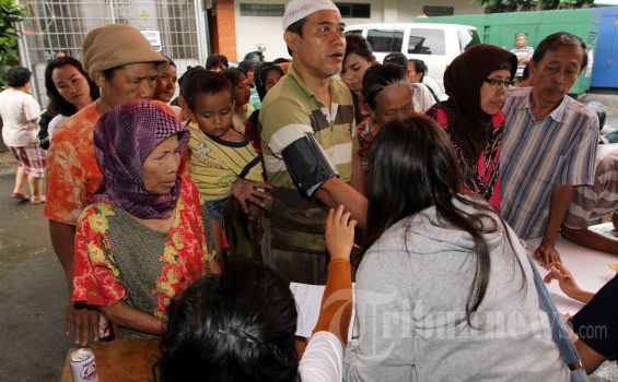 Kasta dan Humanika Beri Pengobatan Gratis Bagi Korban Banjir