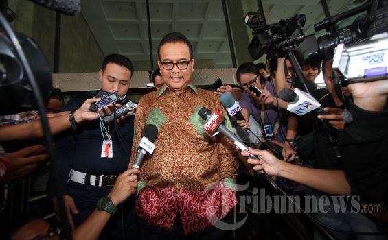 BLH Riau Sesalkan Makian Mahasiswa kepada Rusli Zaenal