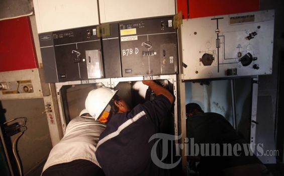 Trafo di Depan PN Tanjungpandan Meledak